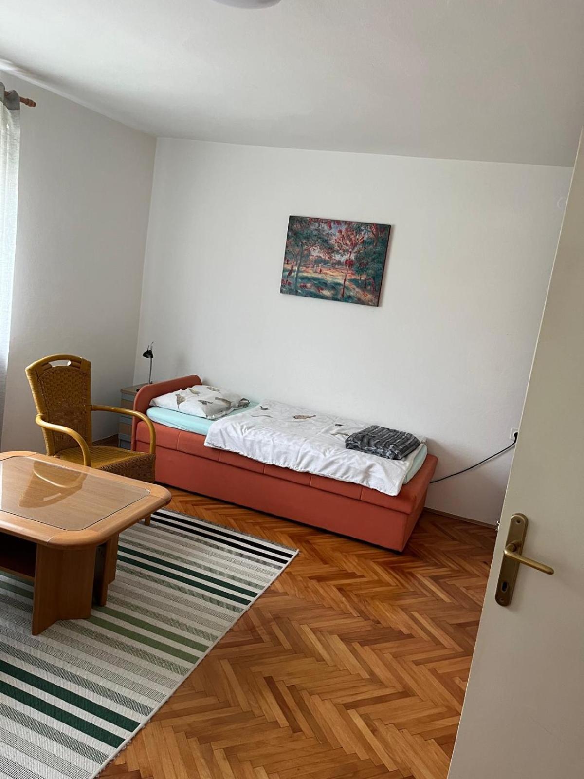 Apartman Ivka Ґоспич Екстер'єр фото